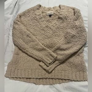 Universal Thread Cream V-Neck Sweater